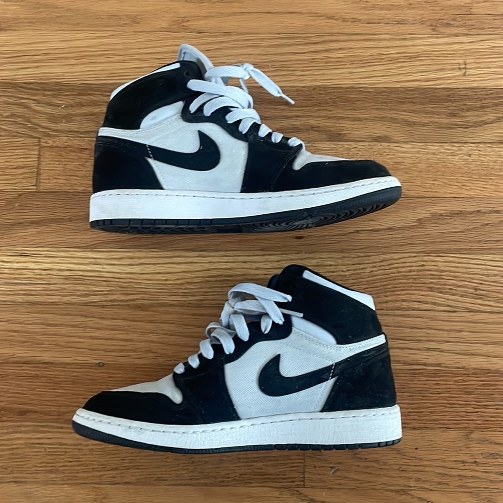Jordan 1s - Picture 4 of 5